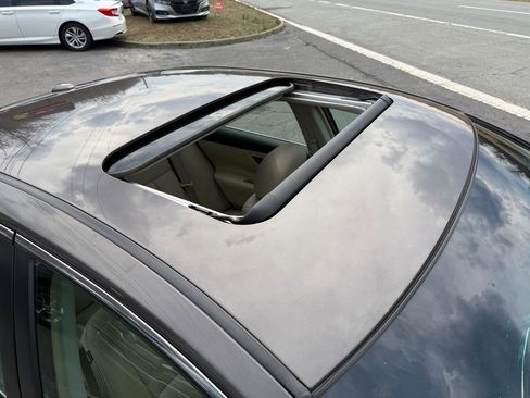 Used 2013 Nissan Altima 2.5 SL w/ Technology Pkg image 9