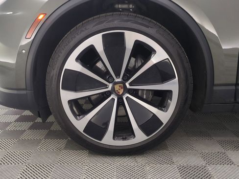 Certified 2025 Porsche Macan Electric RWD image 25