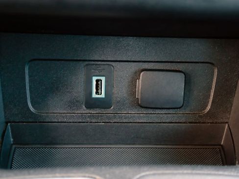 Used 2019 Ford Escape SE image 21