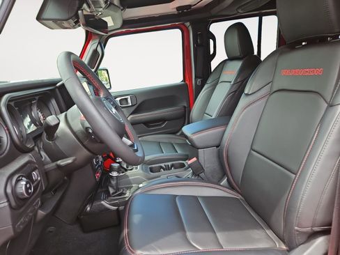 Used 2024 Jeep Gladiator Rubicon AWD/4WD image 9