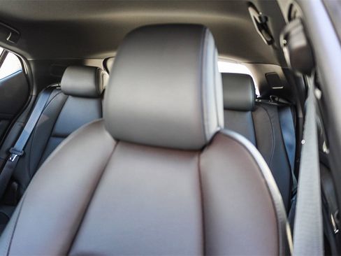 New 2026 MAZDA MAZDA3 Hatchback w/Premium Plus Pkg image 27