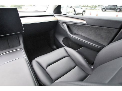 Used 2025 Tesla Model Y Performance AWD/4WD image 13