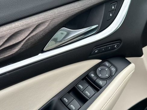Used 2023 Buick Enclave Avenir w/ Avenir Technology Package FWD image 15