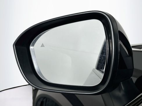 Used 2025 Nissan Rogue SV AWD/4WD image 16