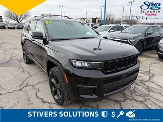Used 2023 Jeep Grand Cherokee L Limited w/ Black Appearance Package video 3