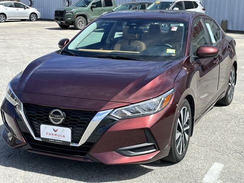 Used 2023 Nissan Sentra SV w/ SV Premium Package FWD image 3