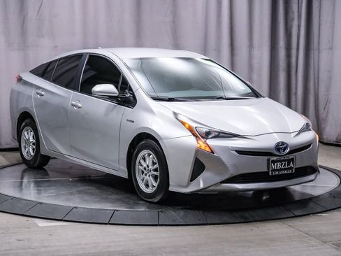 Used 2016 Toyota Prius Two image 5
