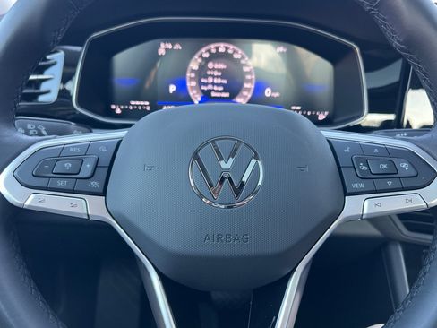 Used 2025 Volkswagen Jetta SE w/ Sunroof Package FWD image 22