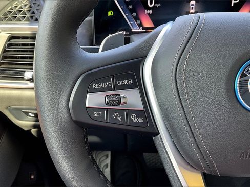 Used 2026 BMW X5 xDrive50e w/ Climate Comfort Package image 10