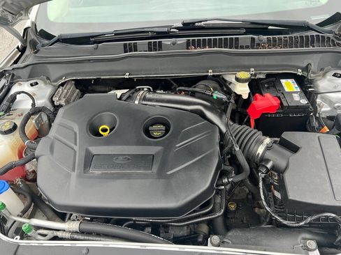 Used 2017 Ford Fusion SE w/ Equipment Group 201A image 19