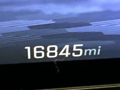 Used 2025 Chevrolet Traverse LT image 19