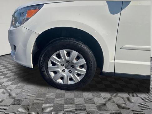 Used 2009 Volkswagen Routan S FWD image 27