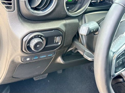 Used 2023 Jeep Wrangler Unlimited Sahara w/ Cold Weather Group AWD/4WD image 11