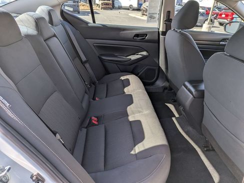 Used 2025 Nissan Altima 2.5 SV FWD image 29