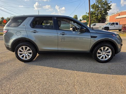 Used 2018 Land Rover Discovery Sport SE AWD/4WD image 8
