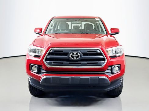 Used 2016 Toyota Tacoma SR5 w/ Towing Package image 2