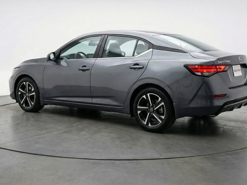 Used 2025 Nissan Sentra SV image 6