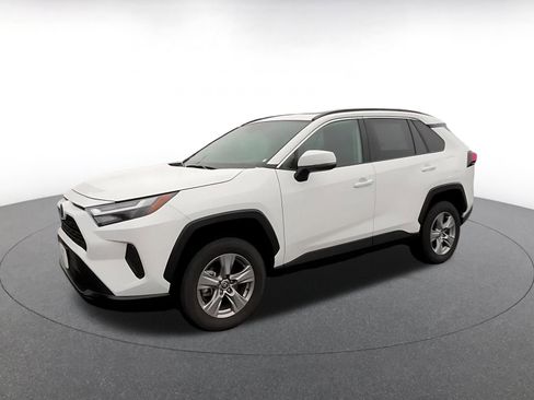 Used 2025 Toyota RAV4 XLE image 8