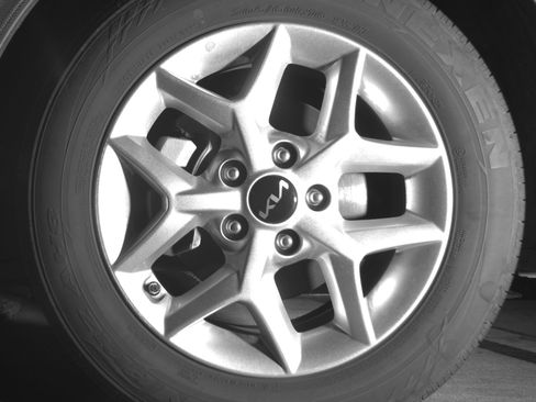 Used 2025 Kia Soul LX w/ LX Technology Package FWD image 12