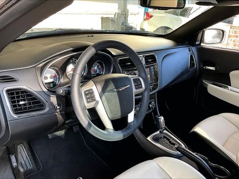 Used 2013 Chrysler 200 Limited image 14