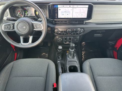 Certified 2025 Jeep Wrangler Unlimited Sahara w/ Safety Group image 13