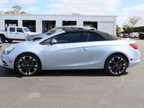 Used 2017 Buick Cascada Premium image 5