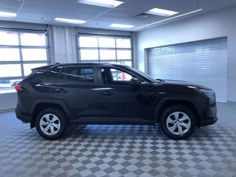Used 2023 Toyota RAV4 LE AWD/4WD image 33