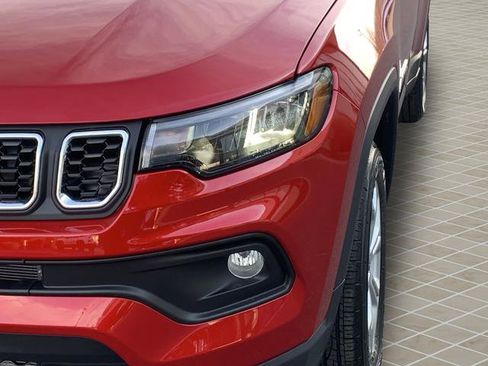 New 2026 Jeep Compass Latitude image 10