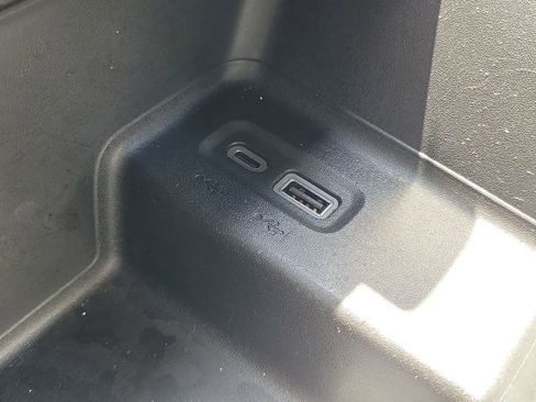 Used 2023 Chevrolet Colorado W/T RWD image 14