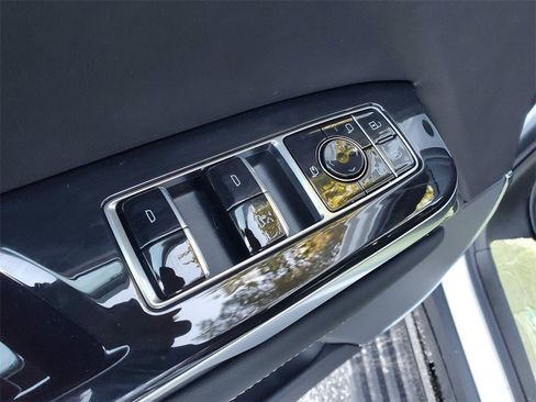 New 2026 Cadillac Escalade Luxury w/ LPO, Floor Liner Package image 10