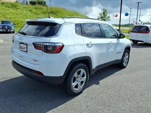 Used 2024 Jeep Compass Latitude AWD/4WD image 6