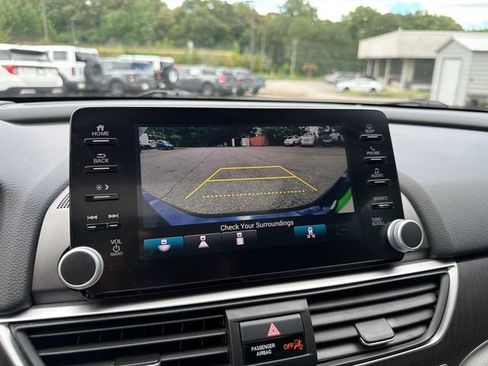 Used 2019 Honda Accord Touring image 30