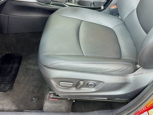 Used 2023 Toyota Corolla Cross XLE FWD image 19