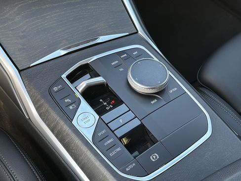 Certified 2023 BMW 330e 330e w/ M Sport Package image 27