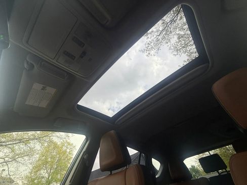 Used 2016 Toyota RAV4 Limited w/ Advanced Technology Package AWD/4WD image 19