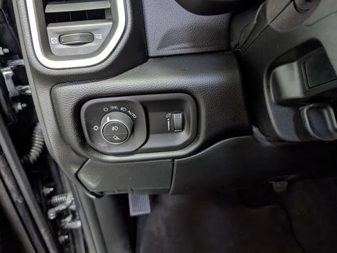 Used 2025 RAM 2500 Big Horn AWD/4WD image 19