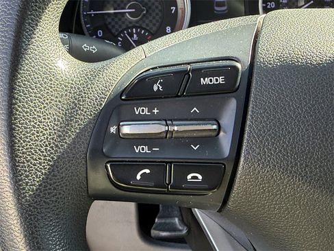 Used 2019 Hyundai Elantra SEL image 16