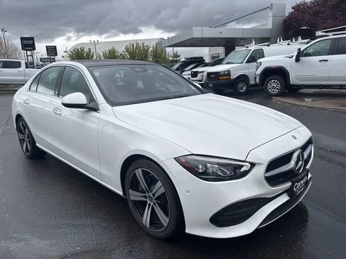 Used 2025 Mercedes-Benz C 300 4MATIC Sedan image 4