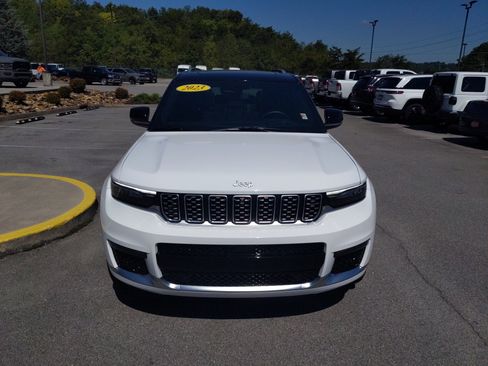 Used 2023 Jeep Grand Cherokee L Summit image 3