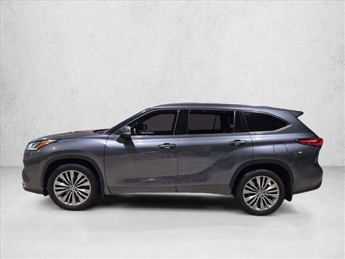 Used 2021 Toyota Highlander Platinum AWD/4WD image 8