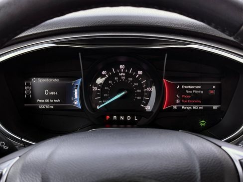 Used 2018 Ford Fusion SE w/ Equipment Group 602A FWD image 30