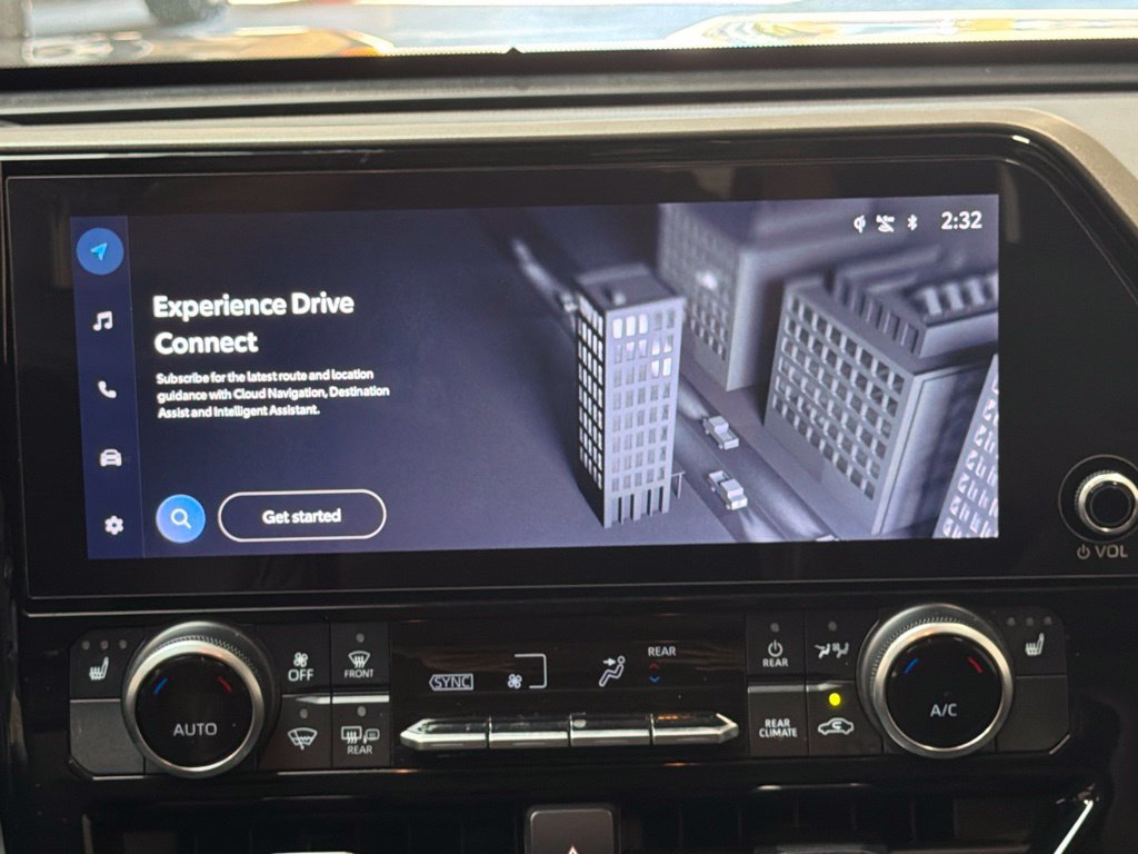 Used 2023 Toyota Highlander XLE FWD image 18