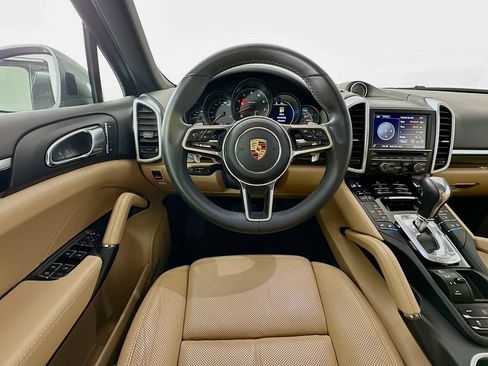 Used 2016 Porsche Cayenne AWD/4WD image 24