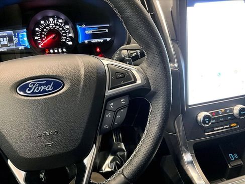 Used 2024 Ford Edge ST image 19