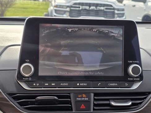 Used 2025 Nissan Altima 2.5 SV image 22