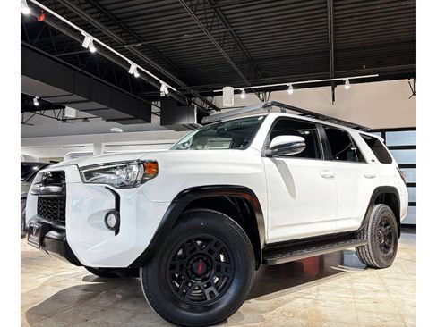 Used 2018 Toyota 4Runner SR5 Premium image 1