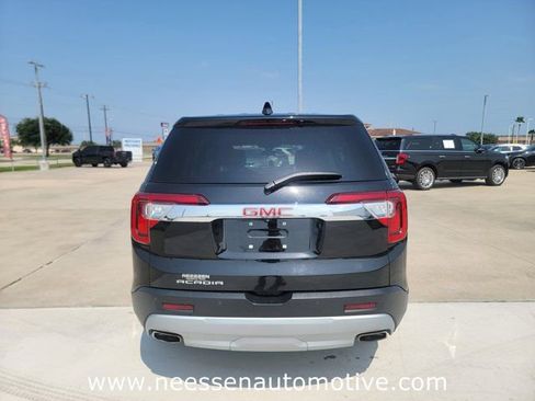 Used 2022 GMC Acadia SLE w/ LPO, Floor Liner Package FWD image 6