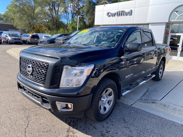 Used 2018 Nissan Titan SV AWD/4WD image 9