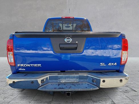 Used 2014 Nissan Frontier SL w/ SL Moonroof Package image 5