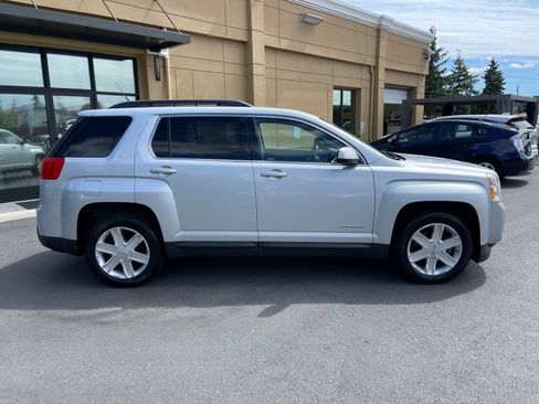 Used 2011 GMC Terrain SLT image 8